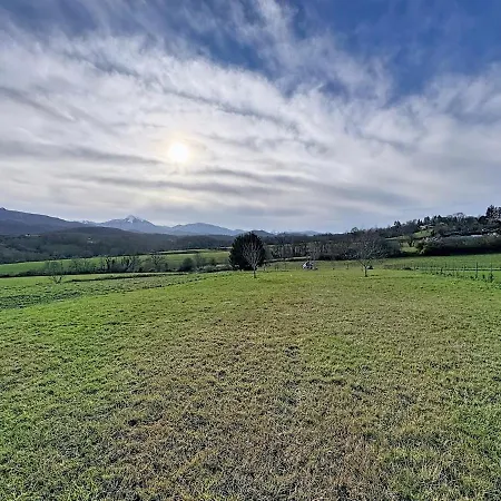 Panorama Sur Les Montagnes, Maison Au Calme